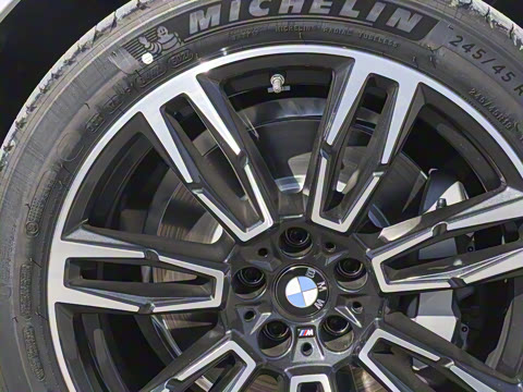 2025款 530Li 领先型 M运动套装 2025款 530Li 领先型 M运动套装