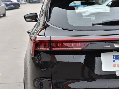 2025款 冠军版 1.5T DCT冠军MAX+ 5座 2025款 冠军版 1.5T DCT冠军MAX+ 5座