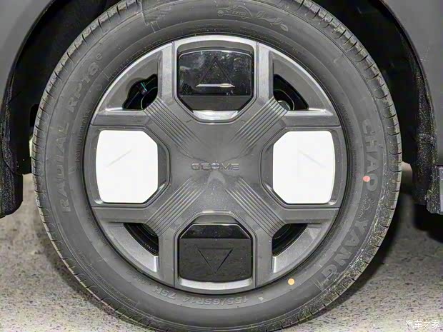 吉利汽车 熊猫 2024款 200km 熊猫卡丁 吉利汽车 熊猫 2024款 200km 熊猫卡丁