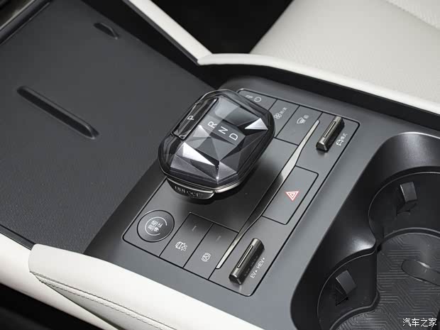 比亚迪 秦L 2024款 DM-i 80KM高配版