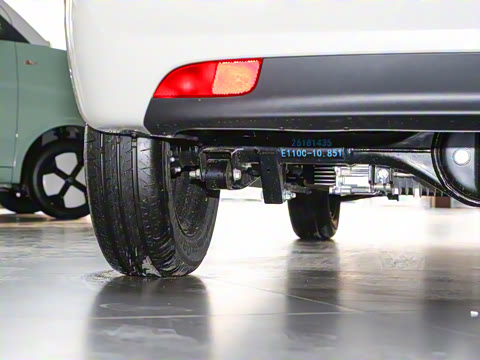 2025款 四门版 臻享+款 2025款 四门版 臻享+款