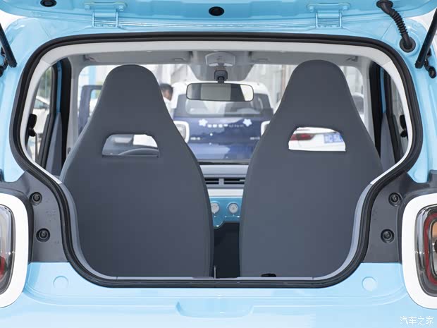 一汽奔腾 奔腾小马 2024款 122km 萌趣马 一汽奔腾 奔腾小马 2024款 122km 萌趣马