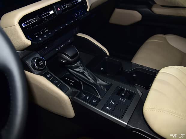 一汽丰田 普拉多 2024款 2.4T 全能TX版 5座 一汽丰田 普拉多 2024款 2.4T 全能TX版 5座