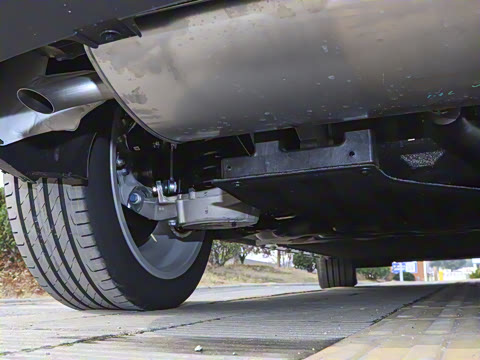 2025款 210Ultra增程版 6座 2025款 210Ultra增程版 6座