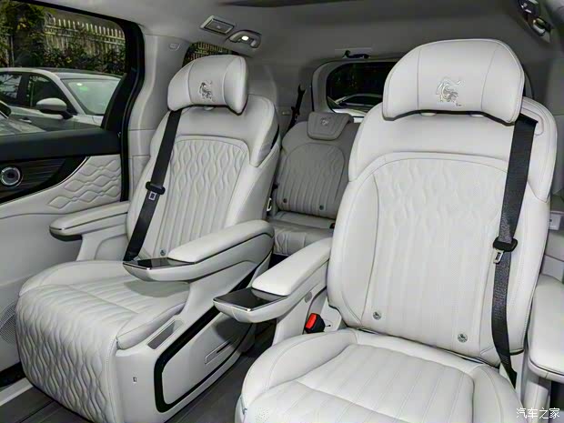 东风风行 星海V9 2024款 PHEV 200km 尊享型 东风风行 星海V9 2024款 PHEV 200km 尊享型