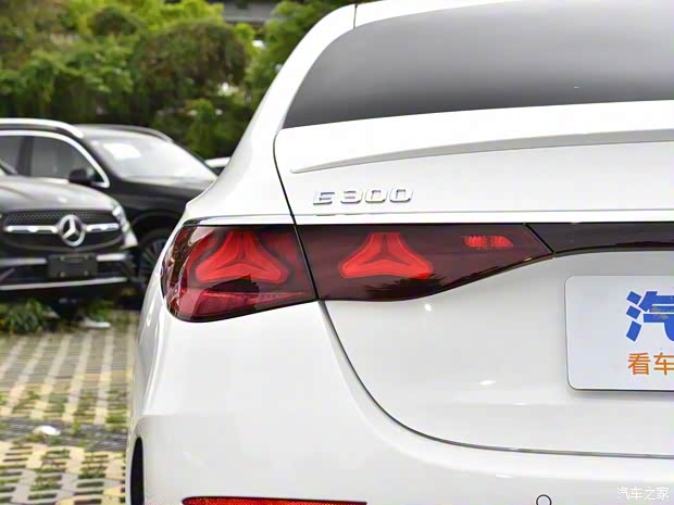 奔驰(进口) 奔驰E级(进口) 2024款 E 300 豪华型运动版 奔驰(进口) 奔驰E级(进口) 2024款 E 300 豪华型运动版
