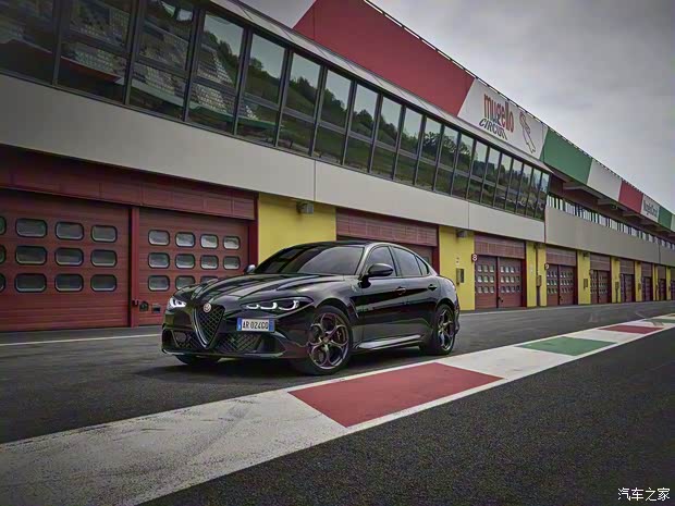 阿爾法·羅密歐 Giulia朱麗葉 2024款 Quadrifoglio Super Sport