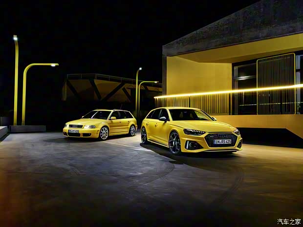 Audi Sport 奥迪RS 4 2024款 RS4 Avant edition 25 years Audi Sport 奥迪RS 4 2024款 RS4 Avant edition 25 years