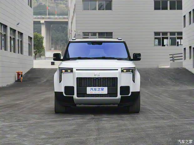 极石汽车 极石01 2023款 尊享6座版 极石汽车 极石01 2023款 尊享6座版
