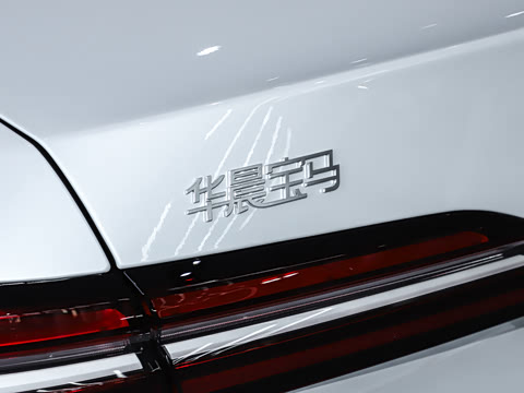 2025款 530Li 领先型 豪华套装 2025款 530Li 领先型 豪华套装