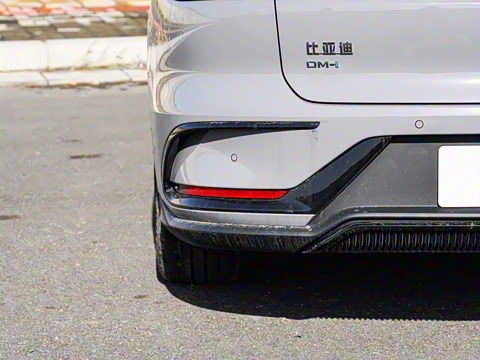 2025款 DM-i 智驾版 125KM精英型 2025款 DM-i 智驾版 125KM精英型