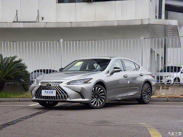 雷克萨斯 雷克萨斯ES 2024款 200 特别限定版 雷克萨斯 雷克萨斯ES 2024款 200 特别限定版