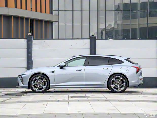 合众汽车 哪吒S猎装 2024款 增程300 Max版 合众汽车 哪吒S猎装 2024款 增程300 Max版