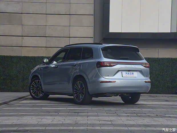 AITO 问界 问界M7 2024款 1.5T 智驾四驱Ultra版 5座