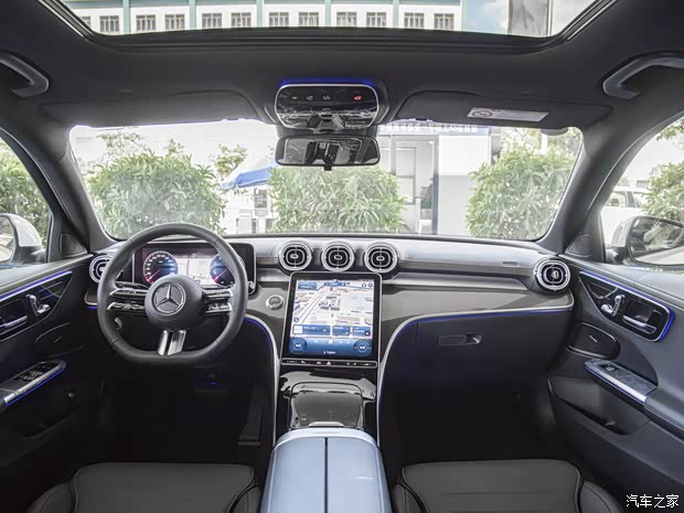 北京奔驰 奔驰C级 2024款 改款三 C 260 L 4MATIC 运动版 北京奔驰 奔驰C级 2024款 改款三 C 260 L 4MATIC 运动版