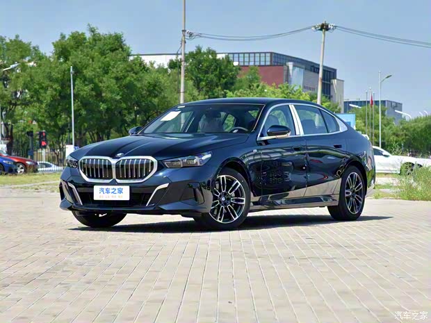 华晨宝马 宝马5系 2024款 530Li 领先型 M运动套装 华晨宝马 宝马5系 2024款 530Li 领先型 M运动套装