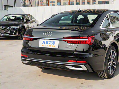 2025款 40 TFSI 豪华动感型 2025款 40 TFSI 豪华动感型