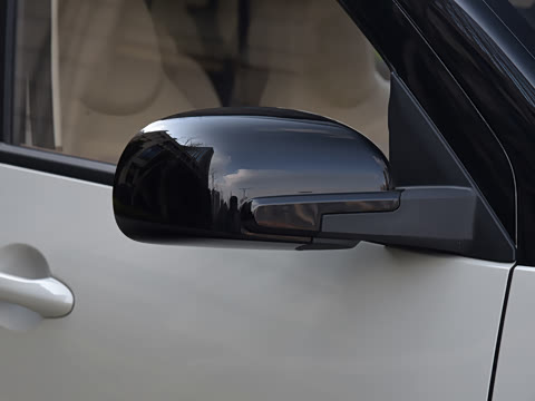 2025款 四门版 臻享+款 2025款 四门版 臻享+款