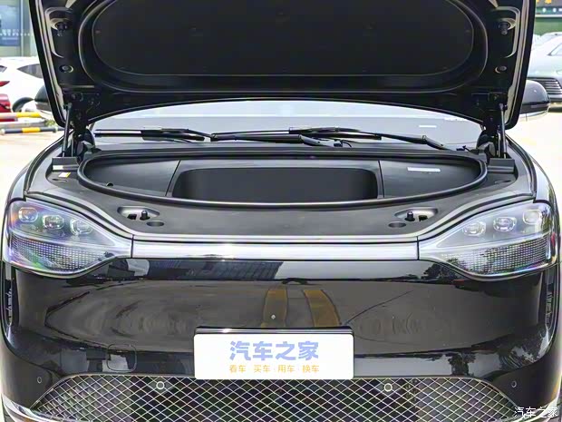 AITO 问界 问界M9 2024款 纯电 Max版 100kWh AITO 问界 问界M9 2024款 纯电 Max版 100kWh