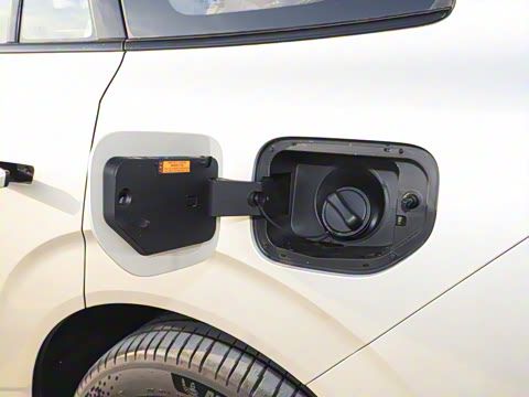 2025款 210Max增程版 5座 2025款 210Max增程版 5座