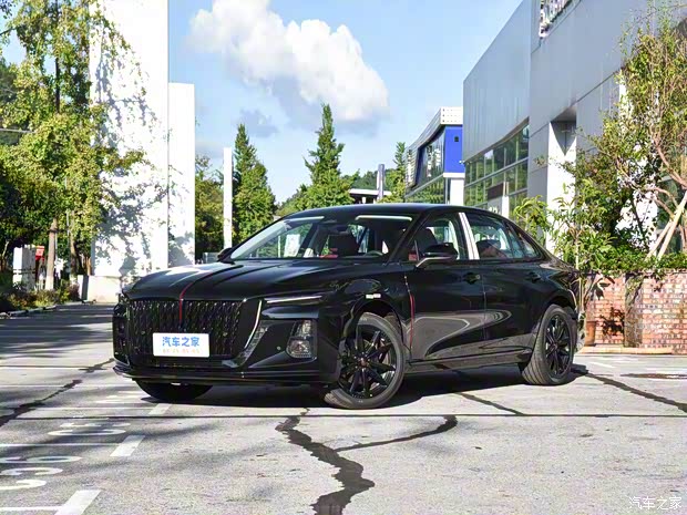 一汽红旗 红旗H5 2025款 2.0T 自动玄影版 一汽红旗 红旗H5 2025款 2.0T 自动玄影版