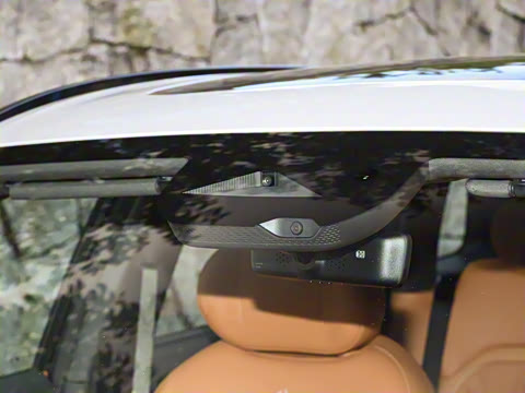 2025款 210Ultra增程版 5座 2025款 210Ultra增程版 5座