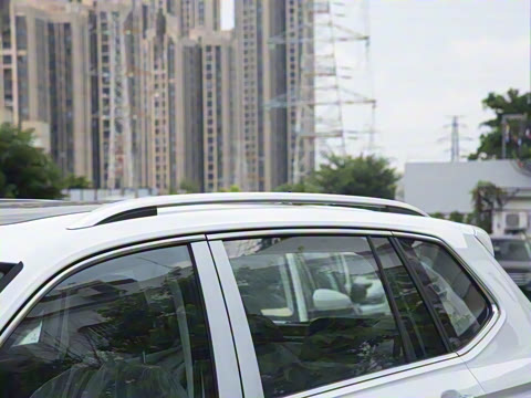 2024款 出众款 330TSI 自动两驱R-Line龙耀版 2024款 出众款 330TSI 自动两驱R-Line龙耀版