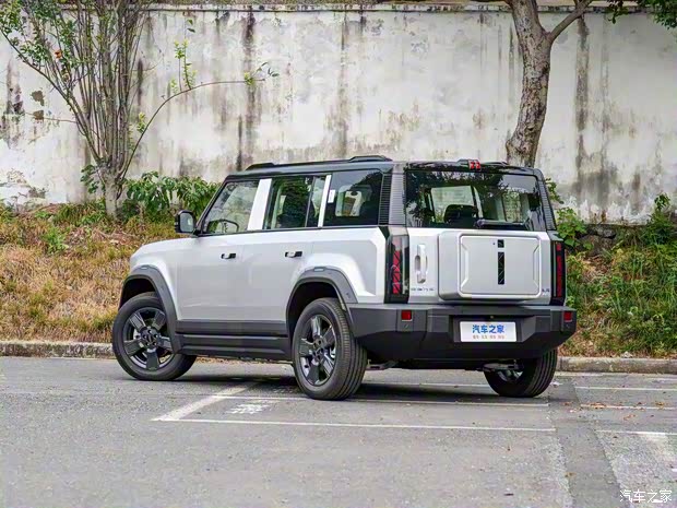 奇瑞新能源 奇瑞iCAR 03 2024款 501km 兩驅(qū)長續(xù)航智潮版