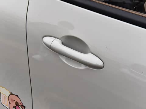 2025款 四门版 臻享+款 2025款 四门版 臻享+款