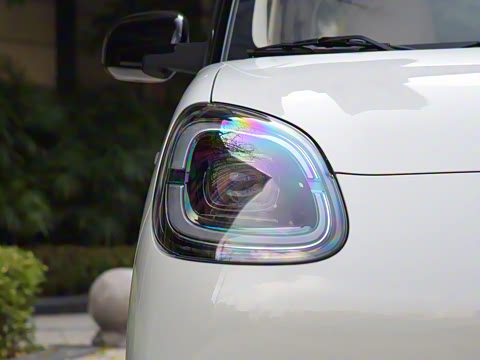 2025款 四门版 臻享+款 2025款 四门版 臻享+款