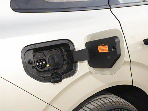 2025款 210Max增程版 5座 2025款 210Max增程版 5座