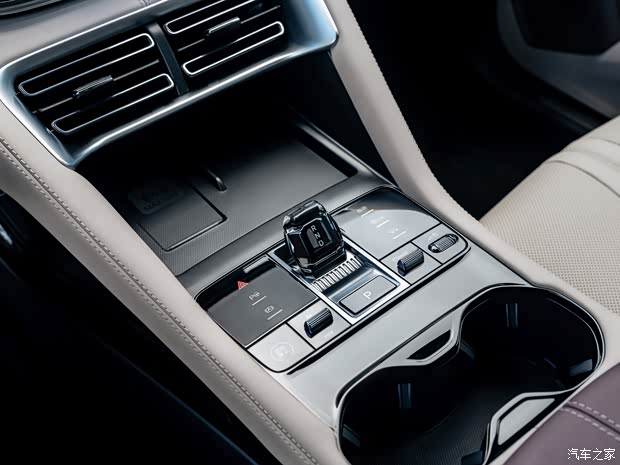 比亚迪 宋PLUS新能源 2025款 DM-i 高配版 比亚迪 宋PLUS新能源 2025款 DM-i 高配版