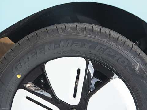 2025款 四门版 臻享款 2025款 四门版 臻享款