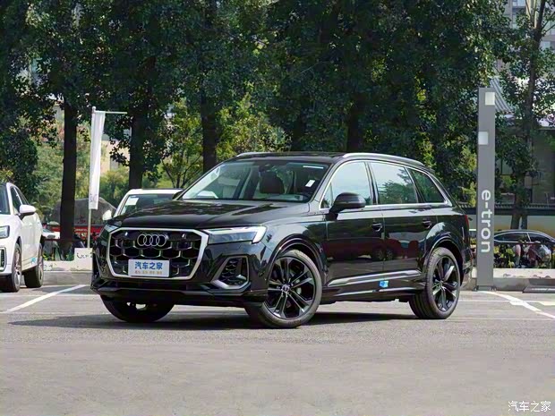 奧迪(進(jìn)口) 奧迪Q7 2024款 55 TFSI quattro S line運(yùn)動(dòng)型