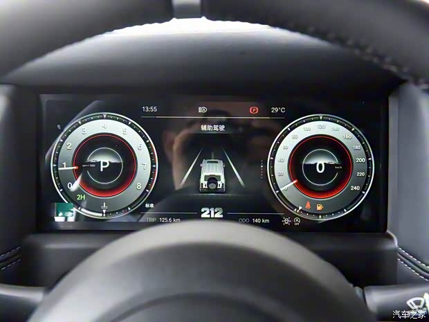 二一二越野车 212 2024款 2.0T 高配版 二一二越野车 212 2024款 2.0T 高配版
