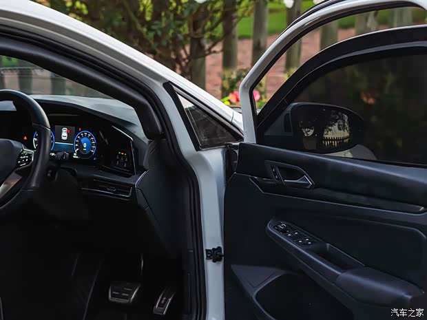 大眾(進(jìn)口) 高爾夫(進(jìn)口) 2024款 GTI Armored