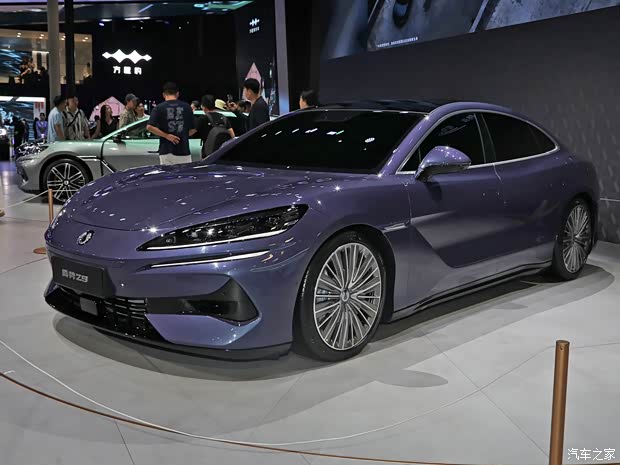 腾势汽车 腾势Z9 2024款 1100km 四驱Ultra版