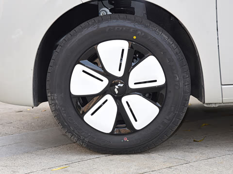 2025款 四门版 臻享+款 2025款 四门版 臻享+款