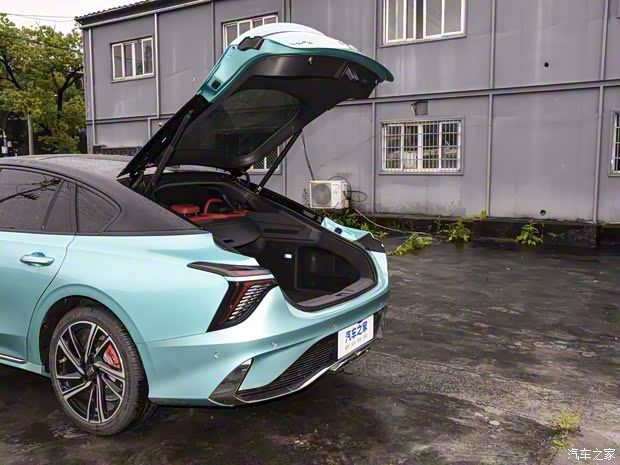 一汽红旗 红旗H6 2024款 2.0T 致臻版 一汽红旗 红旗H6 2024款 2.0T 致臻版