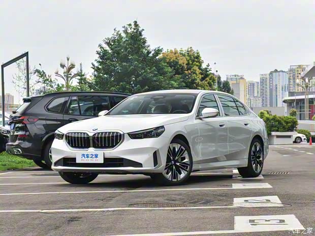 華晨寶馬 寶馬5系 2024款 530Li 尊享型 豪華套裝