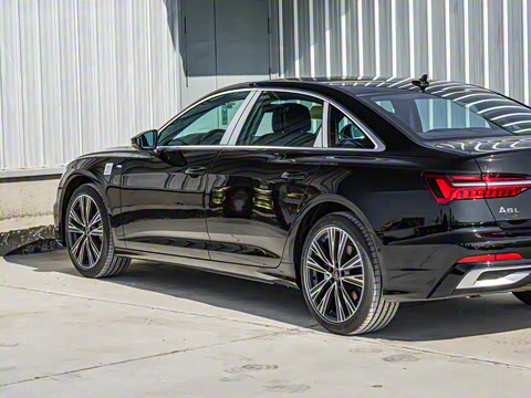 2025款 45 TFSI quattro 臻选动感型 2025款 45 TFSI quattro 臻选动感型