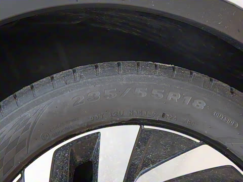 2024款 出众款 330TSI 自动两驱R-Line龙耀版 2024款 出众款 330TSI 自动两驱R-Line龙耀版