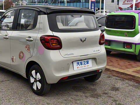 2025款 四门版 臻享+款 2025款 四门版 臻享+款