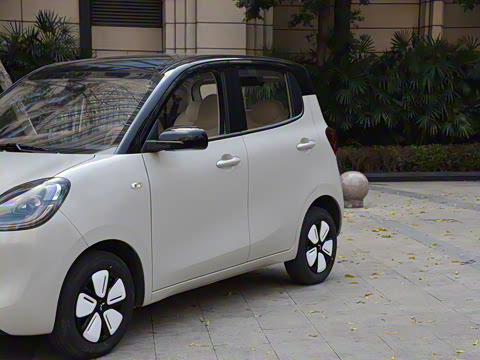 2025款 四门版 臻享+款 2025款 四门版 臻享+款