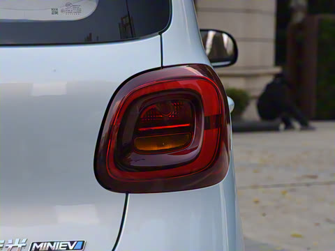 2025款 四门版 臻享+款 2025款 四门版 臻享+款