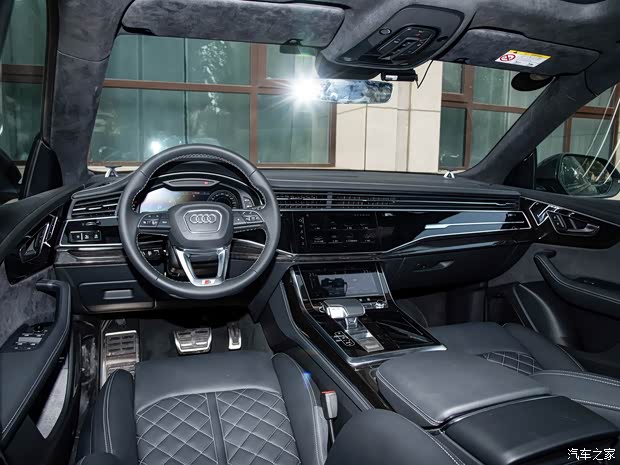 奧迪(進(jìn)口) 奧迪Q8 2024款 55 TFSI 