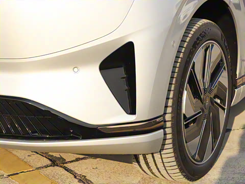 2025款 210Max增程版 5座 2025款 210Max增程版 5座