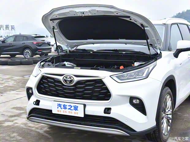 廣汽豐田 漢蘭達(dá) 2024款 2.5L智能電混雙擎四驅(qū)尊貴版 7座