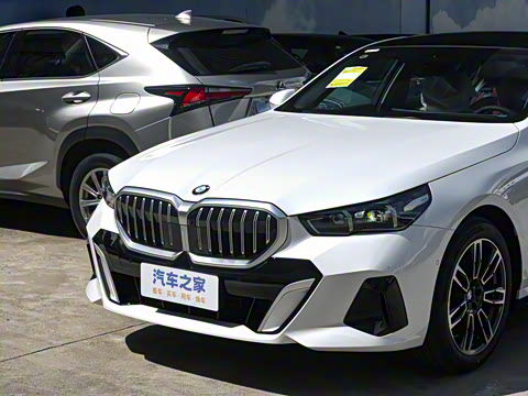 2024款 530Li xDrive M运动套装 2024款 530Li xDrive M运动套装