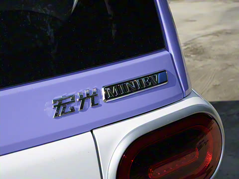 2024款 第三代 215km 青春版 2024款 第三代 215km 青春版